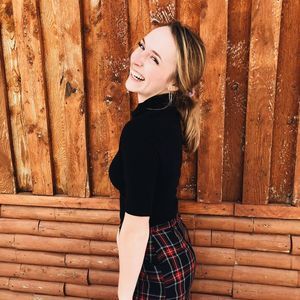 Meet your Posher, Lily